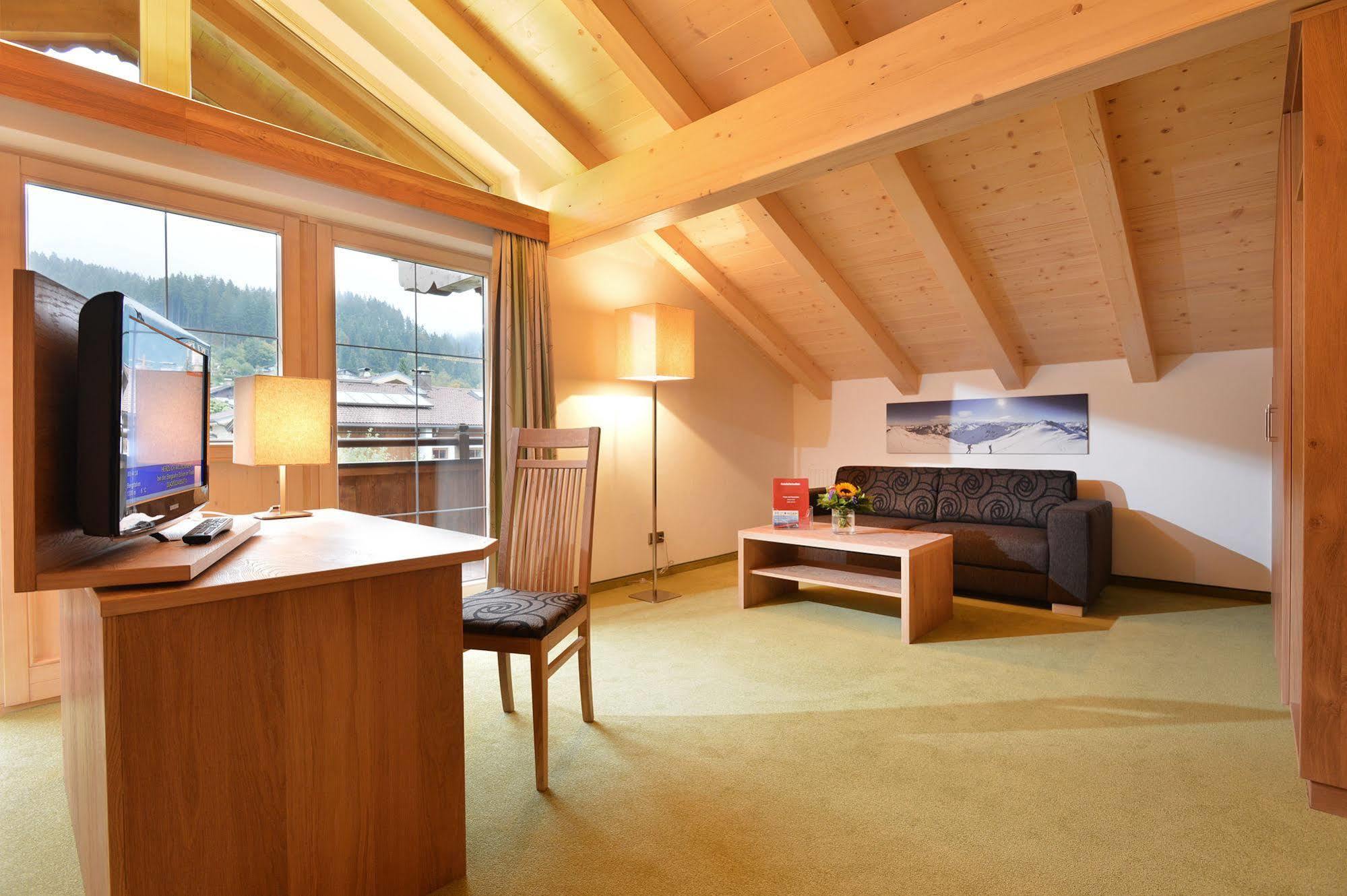 Hotel Reitlwirt Brixen im Thale Eksteriør billede