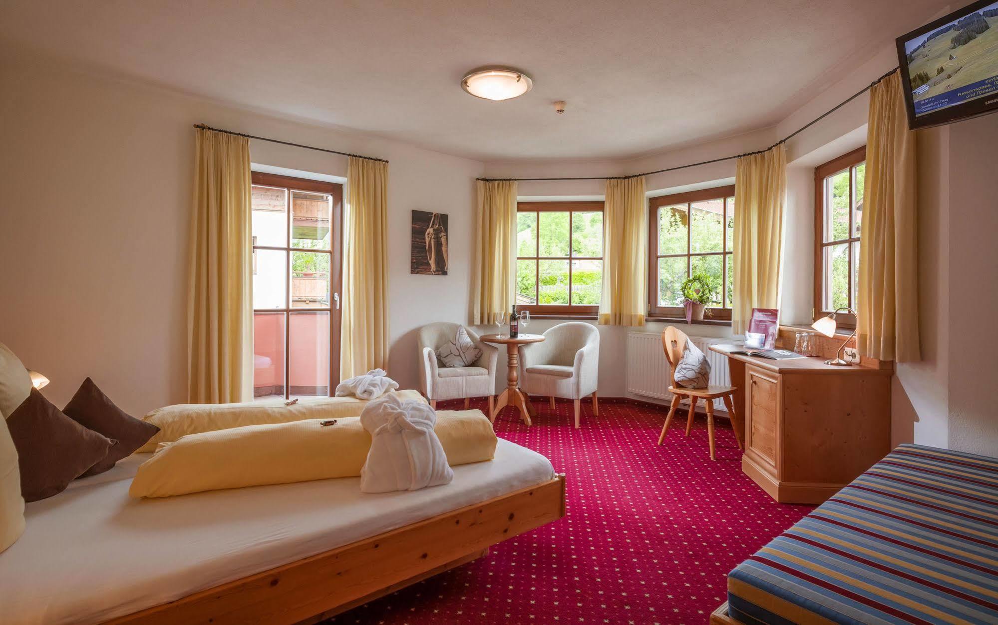 Hotel Reitlwirt Brixen im Thale Eksteriør billede
